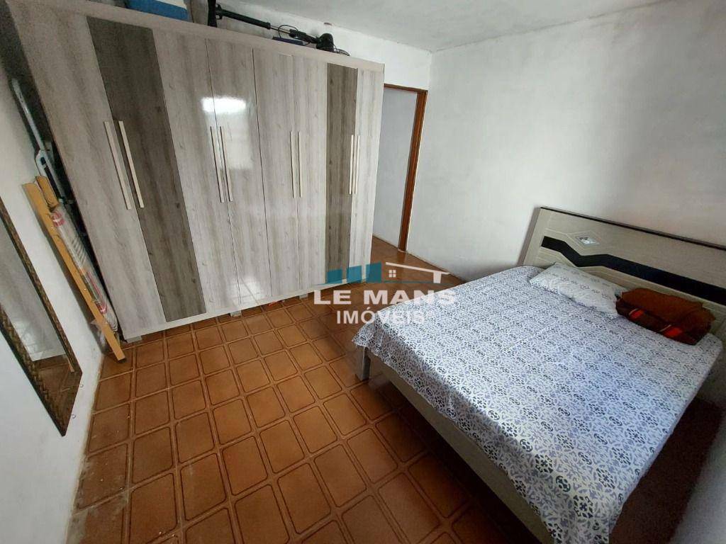 Casa à venda com 2 quartos, 51m² - Foto 11