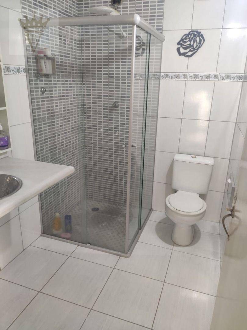 Sobrado à venda com 3 quartos, 200m² - Foto 13