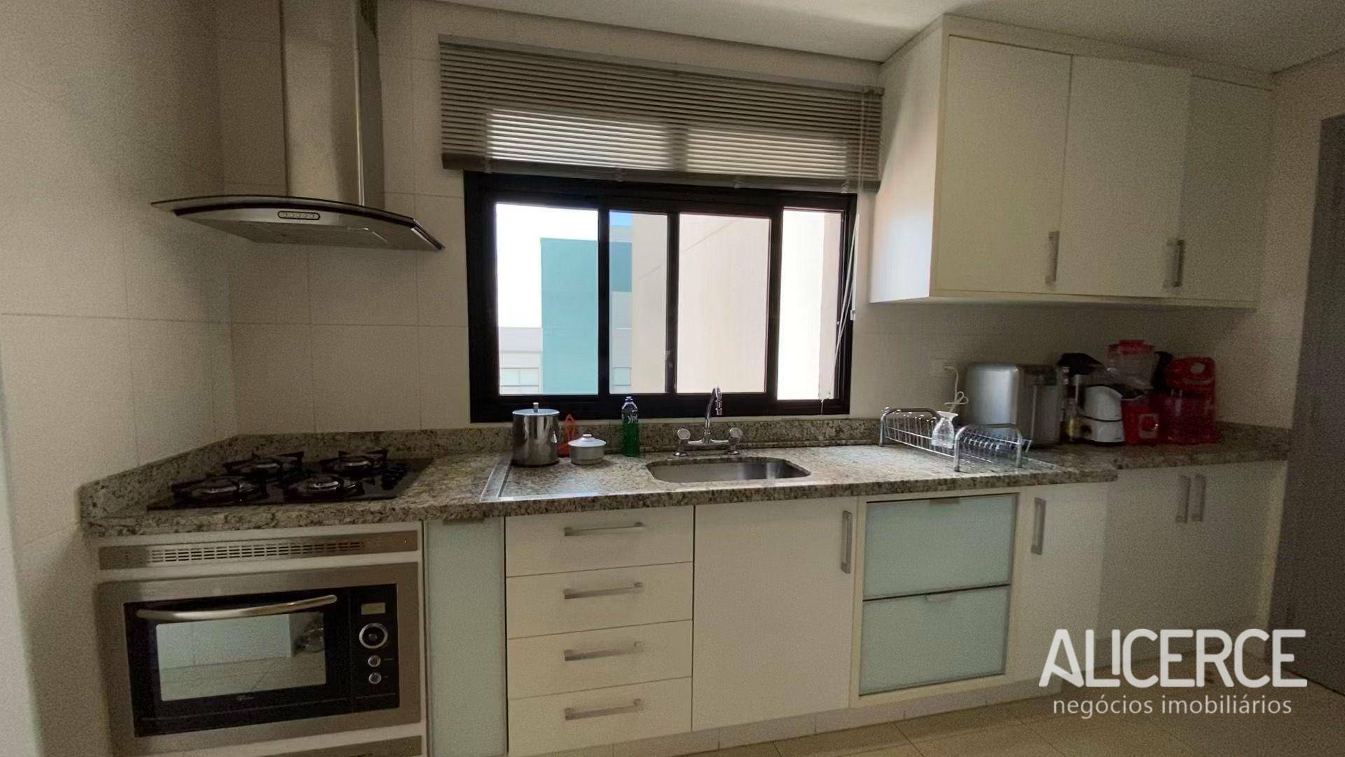 Apartamento à venda com 3 quartos, 237m² - Foto 36