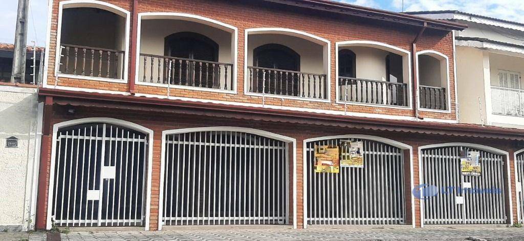 Sobrado à venda com 3 quartos, 367m² - Foto 1