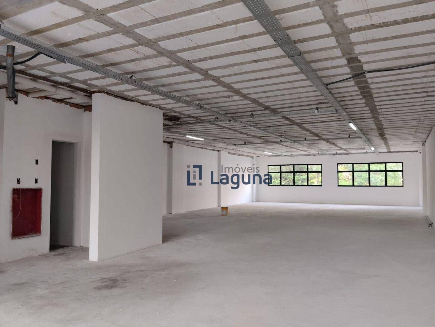 Prédio Inteiro para alugar, 1200m² - Foto 9