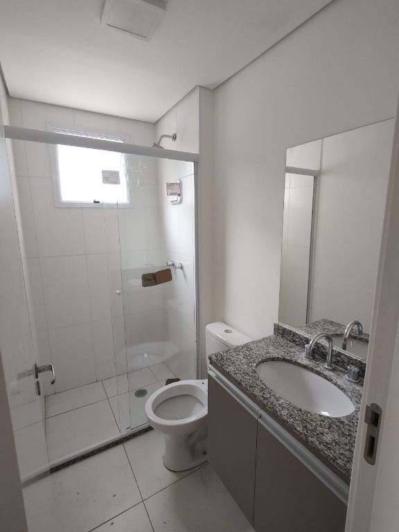 Apartamento para alugar com 2 quartos, 64m² - Foto 18