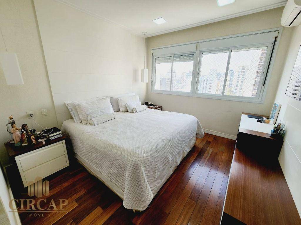 Apartamento à venda com 4 quartos, 225m² - Foto 15