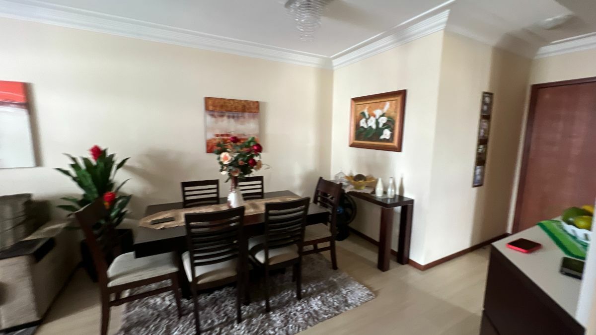 Apartamento à venda com 3 quartos, 110m² - Foto 2