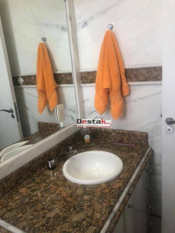 Apartamento à venda com 3 quartos, 130m² - Foto 14