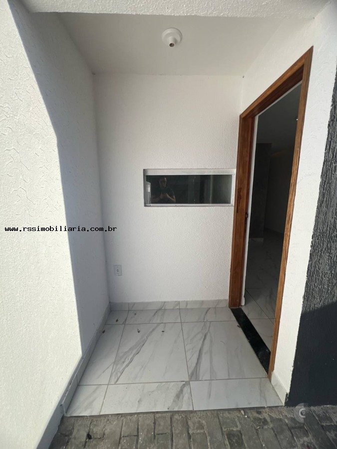 Casa à venda com 2 quartos, 50m² - Foto 2