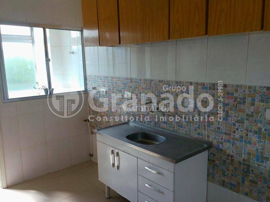 Apartamento à venda com 2 quartos, 67m² - Foto 9