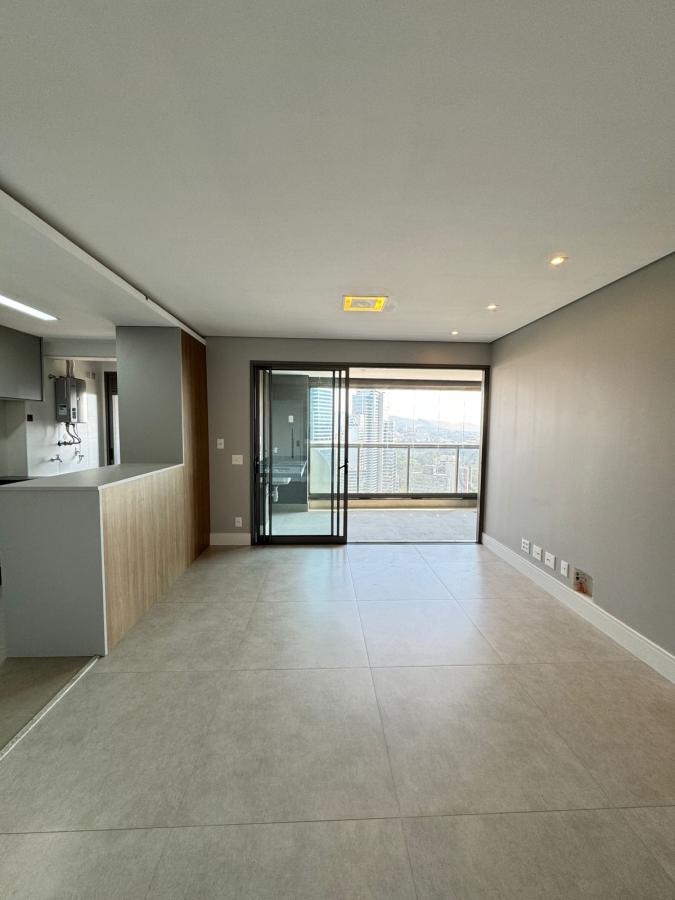 Apartamento à venda com 2 quartos, 95m² - Foto 2