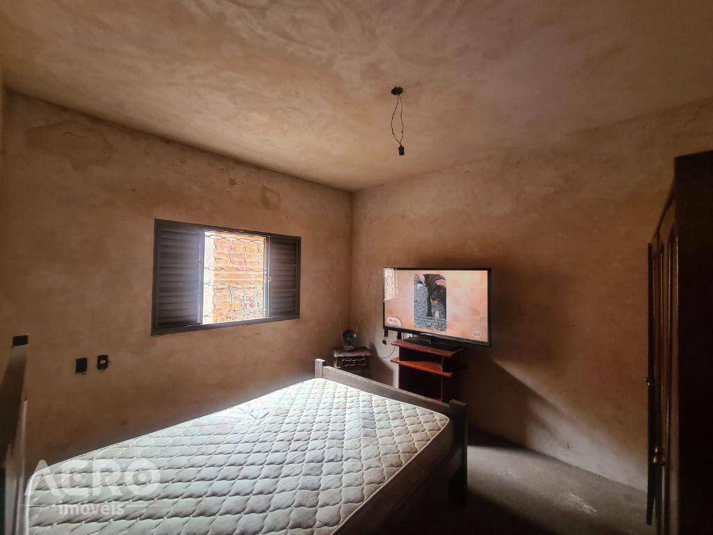 Casa à venda com 4 quartos, 188m² - Foto 12