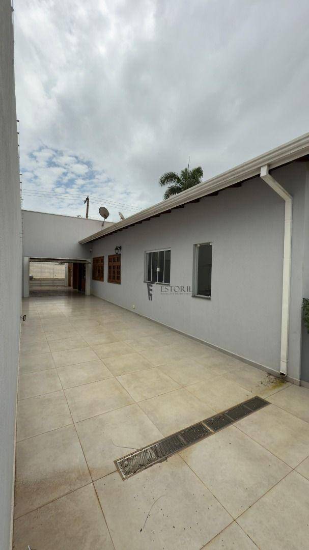 Casa à venda com 3 quartos, 244m² - Foto 16