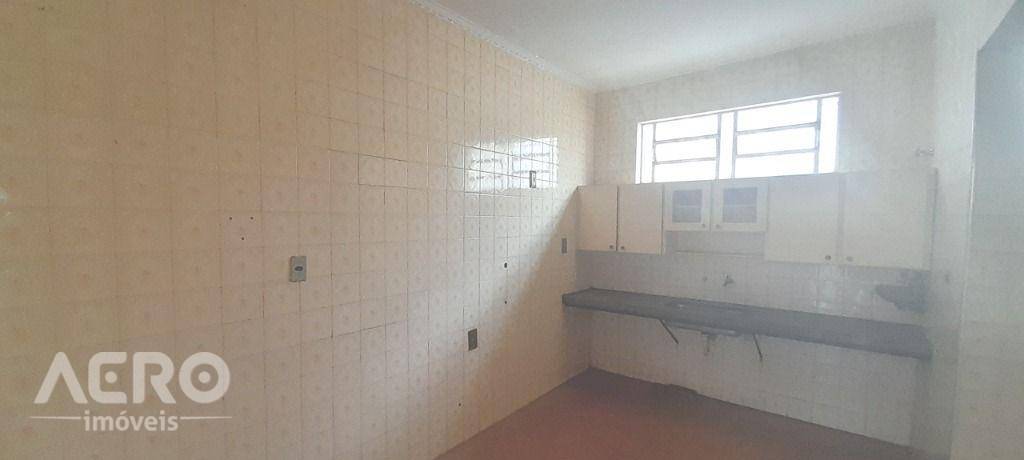 Casa para alugar com 3 quartos, 200m² - Foto 19