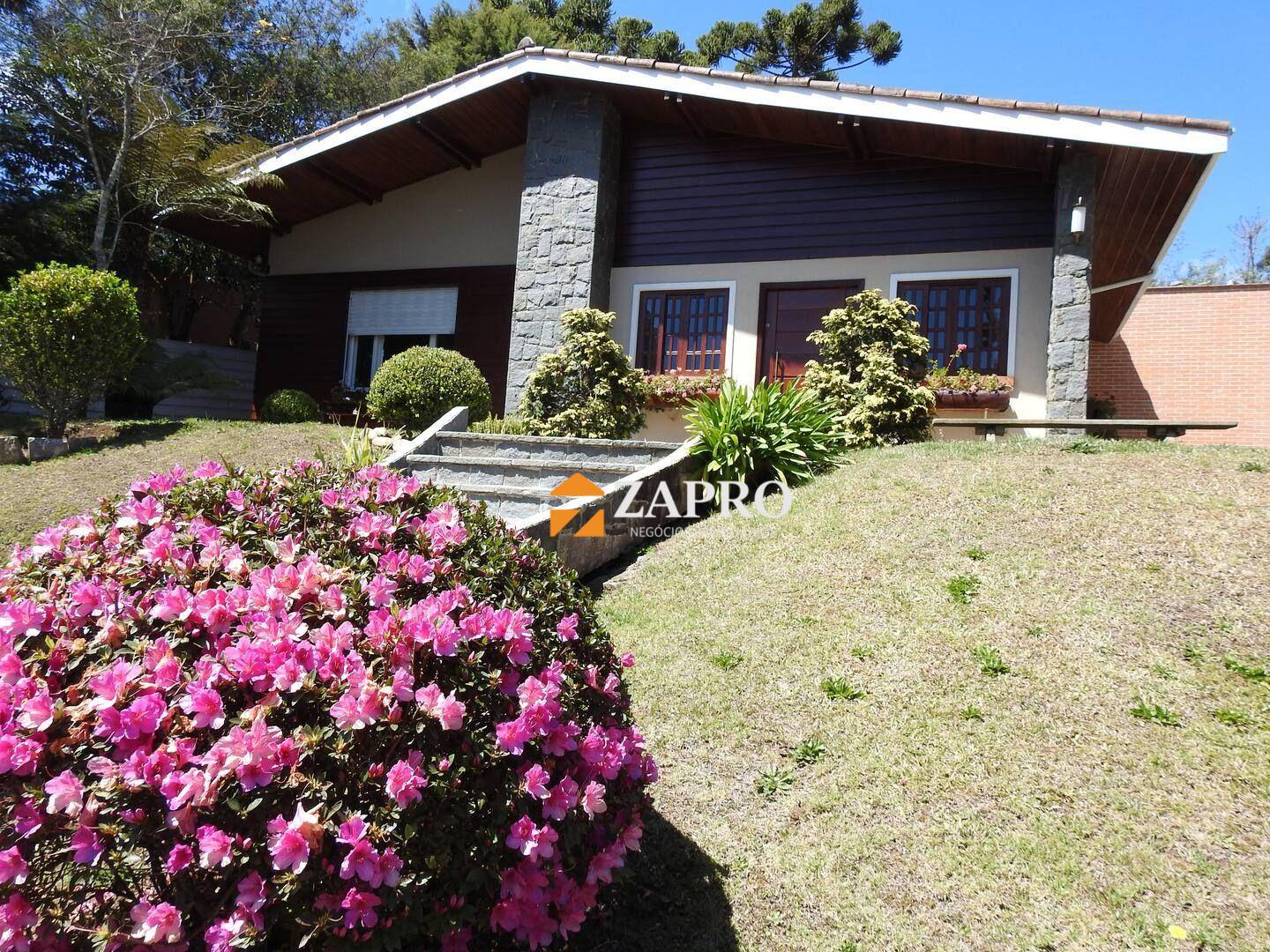 Casa, 4 quartos, 225 m² - Foto 2