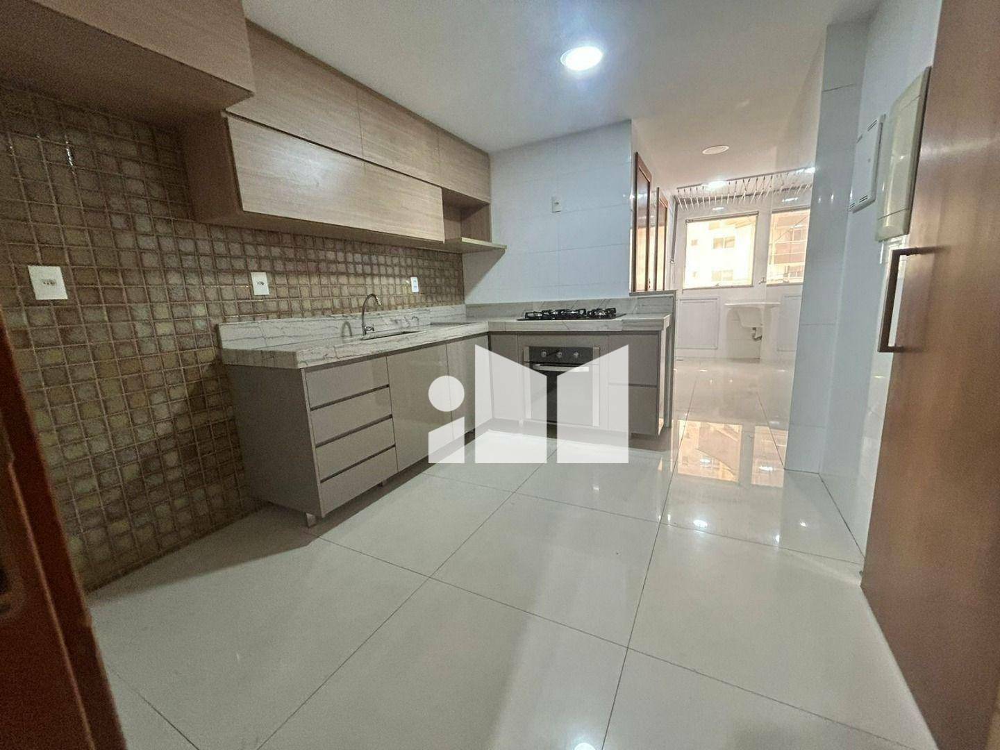 Apartamento à venda com 4 quartos, 180m² - Foto 18