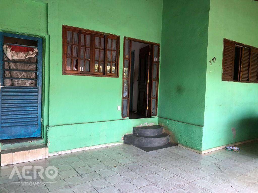 Casa à venda com 3 quartos, 183m² - Foto 2