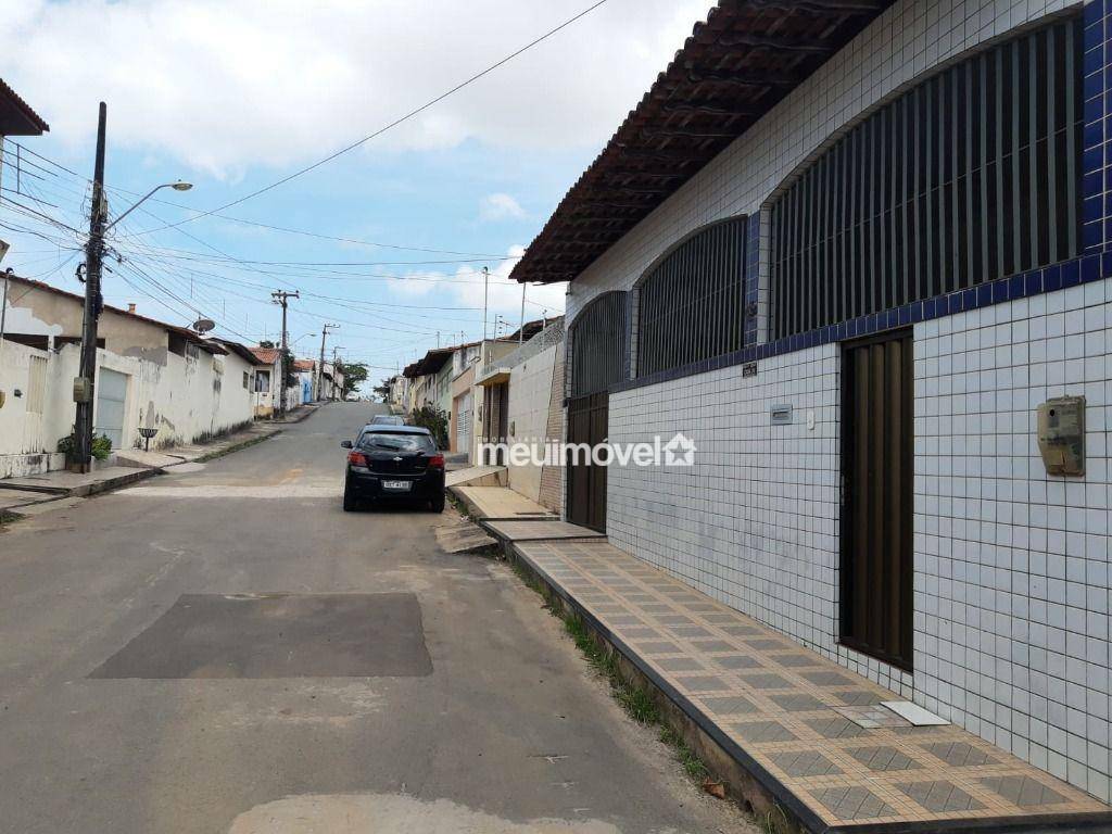 Casa à venda com 3 quartos, 250m² - Foto 1