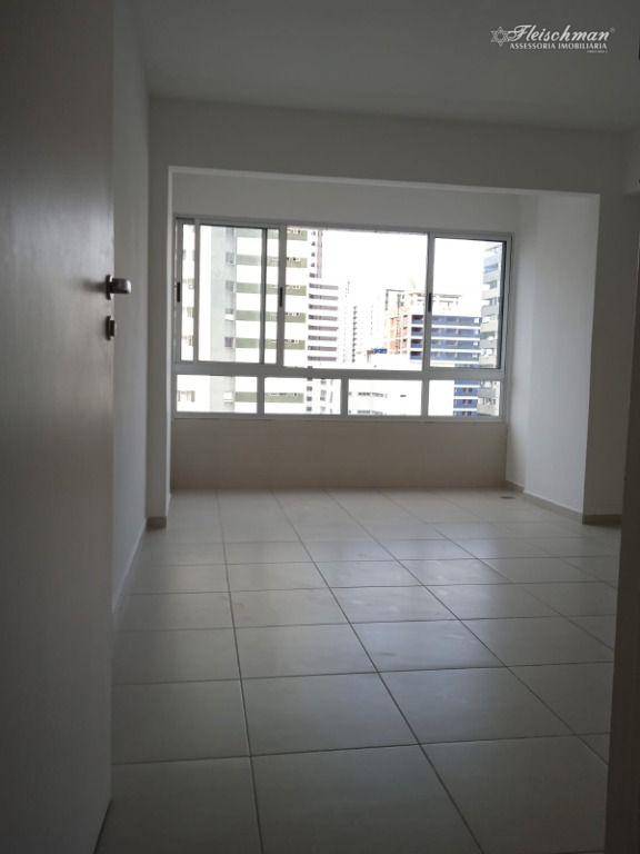 Apartamento para alugar com 3 quartos, 122m² - Foto 4