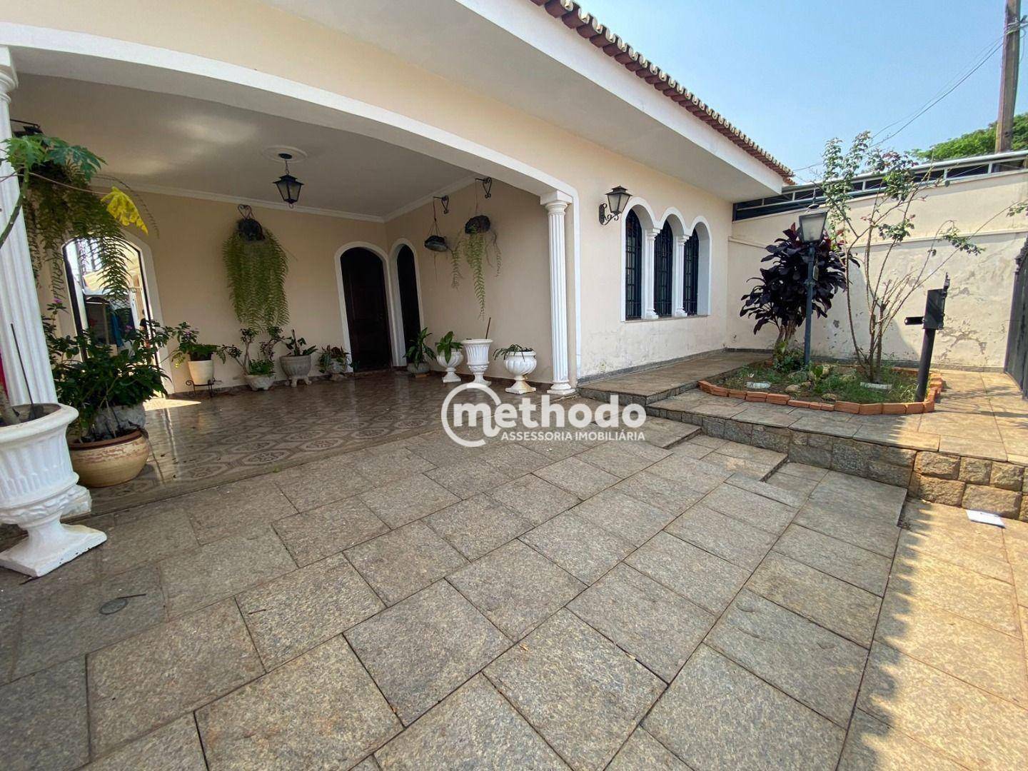 Casa à venda com 3 quartos, 195m² - Foto 1