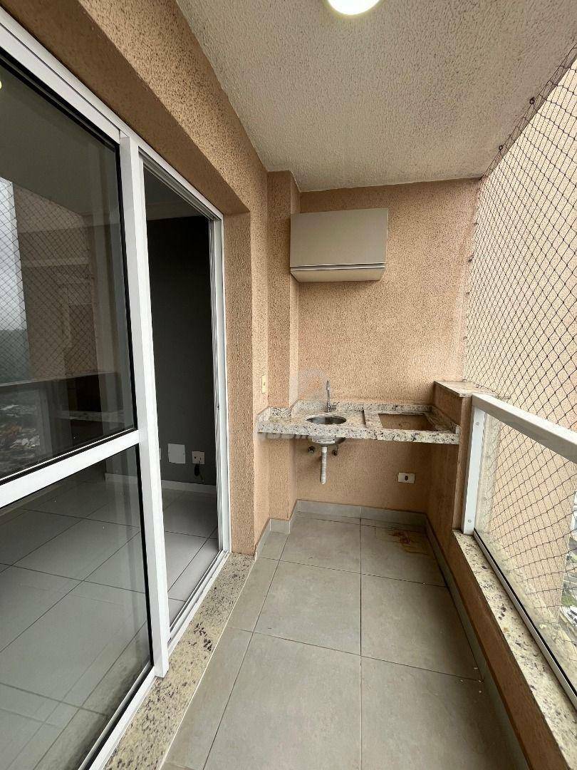 Apartamento para alugar com 3 quartos, 76m² - Foto 4