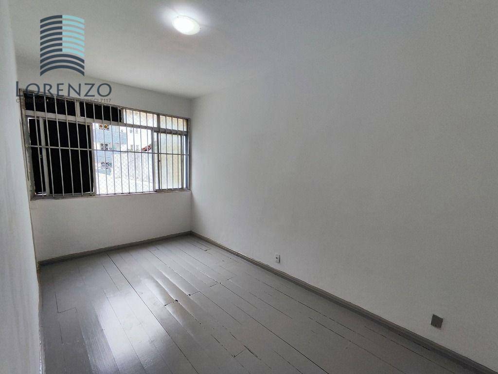 Apartamento para alugar com 3 quartos, 97m² - Foto 22