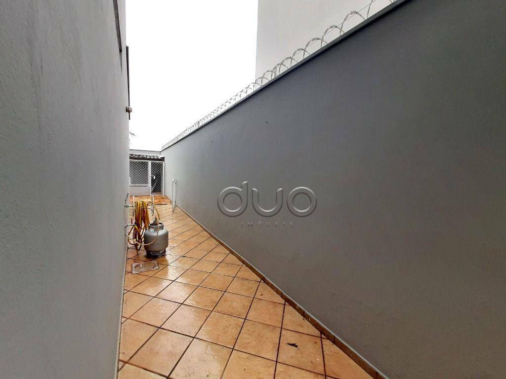 Casa de Condomínio para alugar com 3 quartos, 265m² - Foto 14