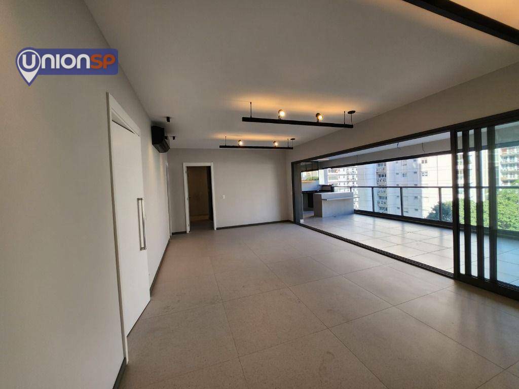 Apartamento à venda com 3 quartos, 162m² - Foto 2