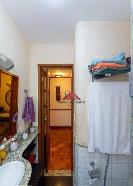 Apartamento à venda com 3 quartos, 225m² - Foto 23