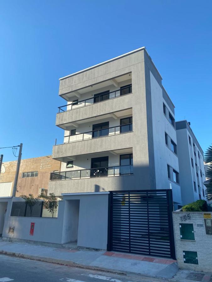 Apartamento à venda com 2 quartos, 78m² - Foto 2