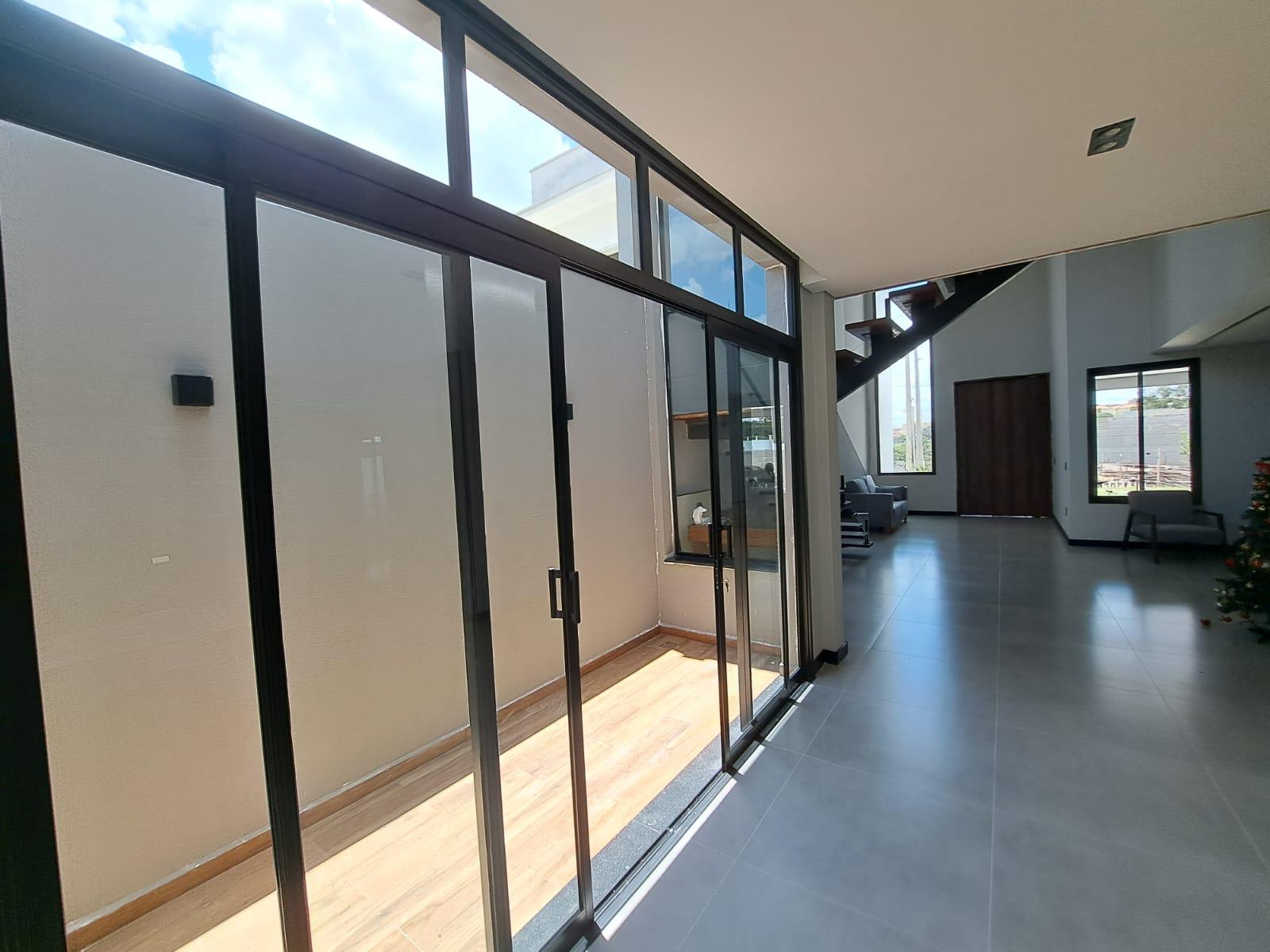 Casa de Condomínio à venda com 4 quartos, 290m² - Foto 4