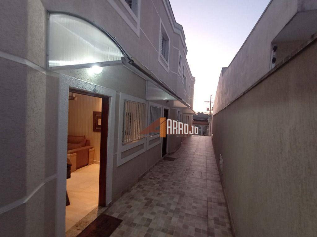 Sobrado à venda com 2 quartos, 70m² - Foto 2