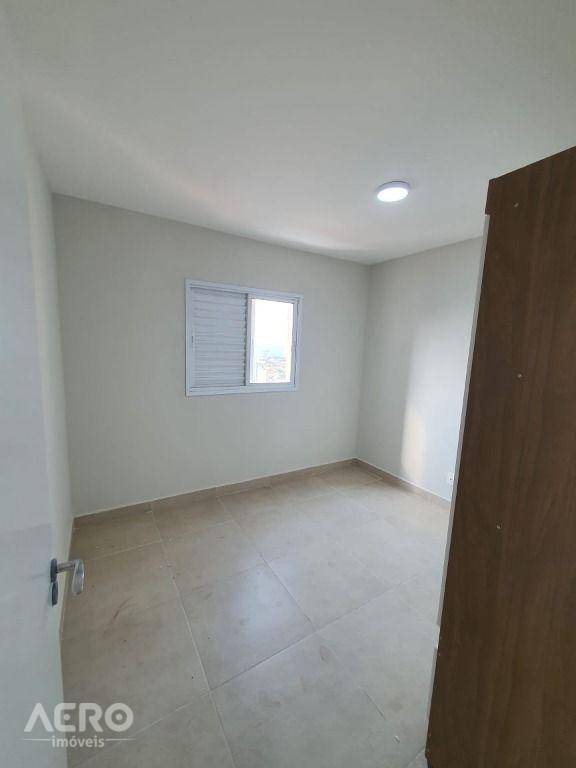 Apartamento para alugar com 1 quarto, 50m² - Foto 4