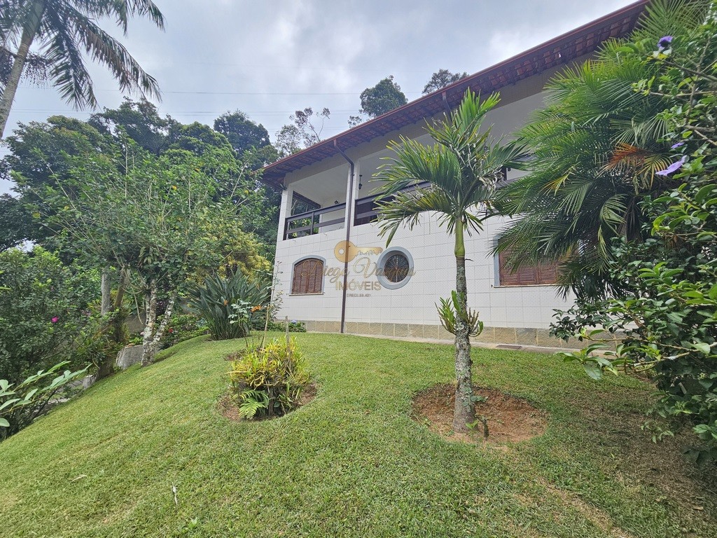 Casa à venda com 3 quartos, 200m² - Foto 2