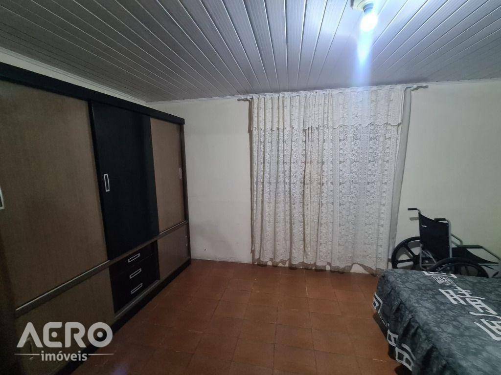 Casa à venda com 2 quartos, 118m² - Foto 3