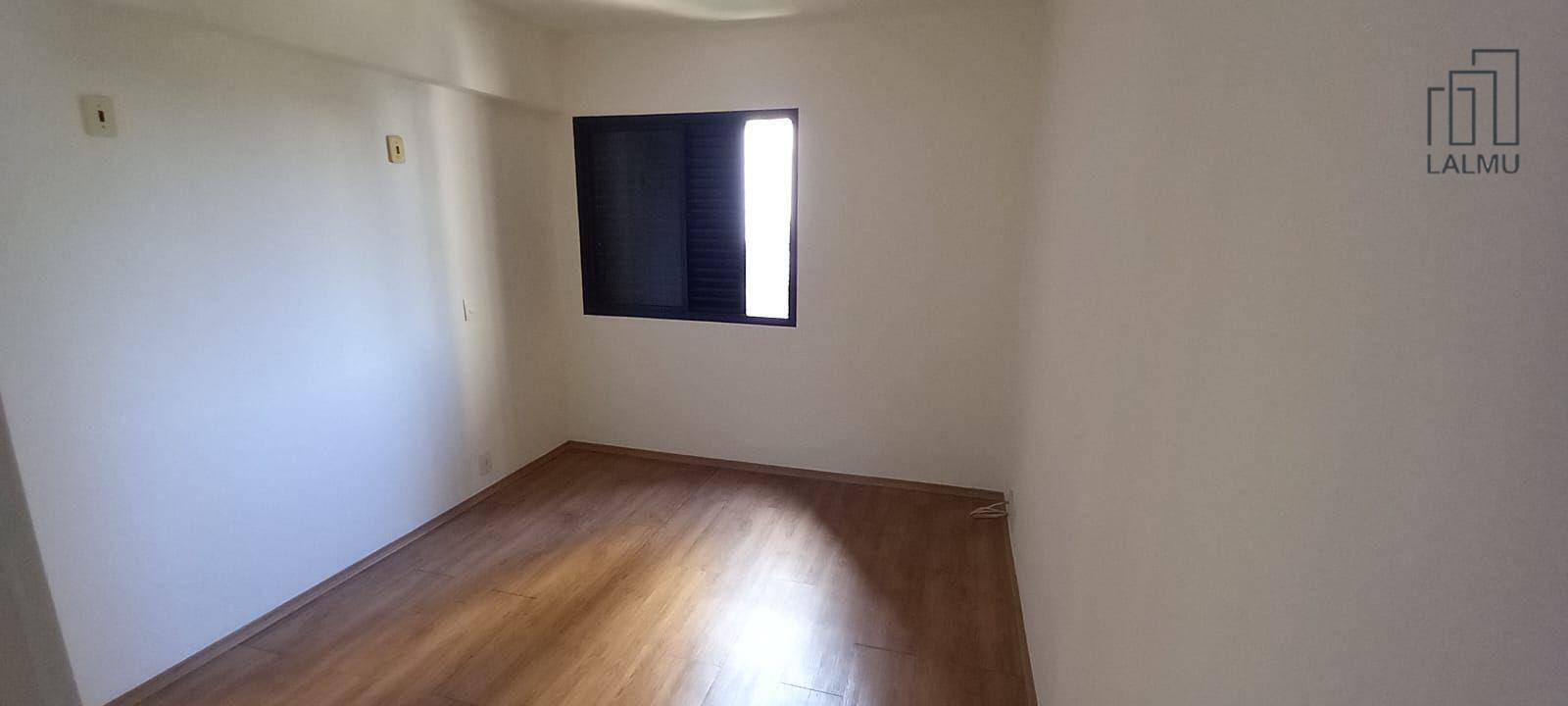 Apartamento para alugar com 4 quartos, 130m² - Foto 29