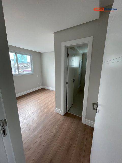 Apartamento à venda com 2 quartos, 132m² - Foto 7