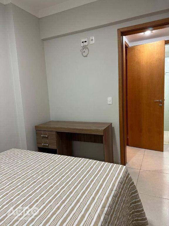 Apartamento para alugar com 3 quartos, 86m² - Foto 12