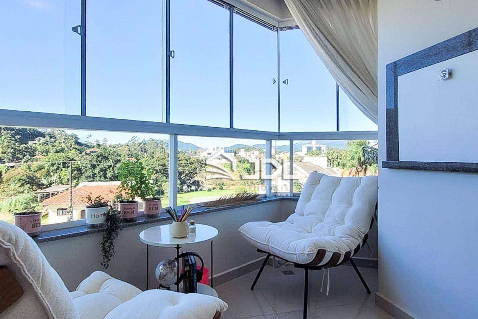 Apartamento à venda com 3 quartos, 95m² - Foto 1