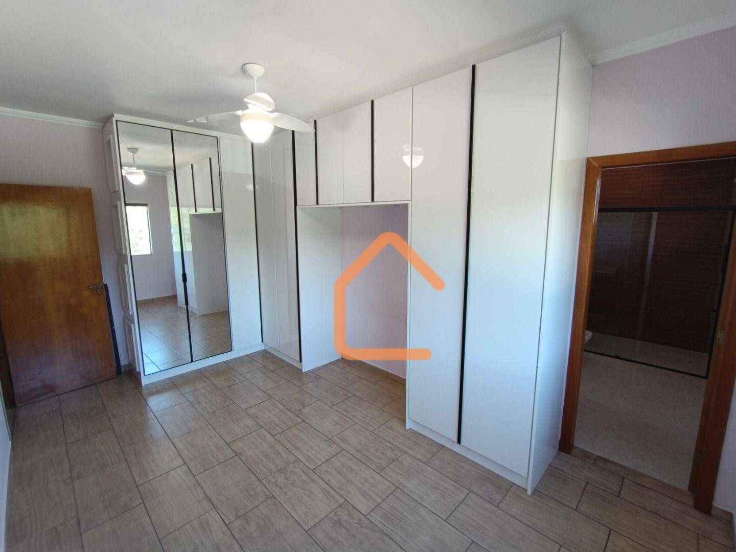 Casa para alugar com 3 quartos, 215m² - Foto 13