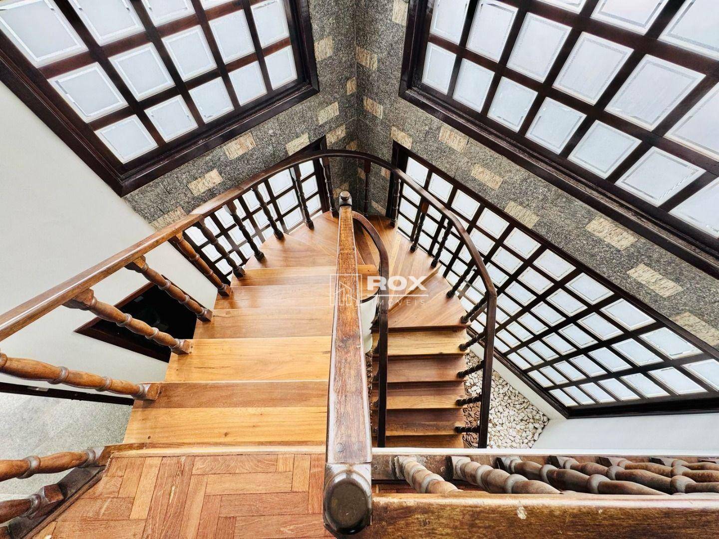 Casa à venda com 5 quartos, 350m² - Foto 24