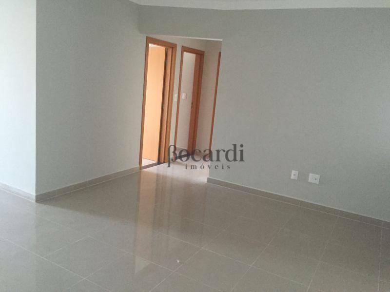 Apartamento à venda com 3 quartos, 113m² - Foto 4