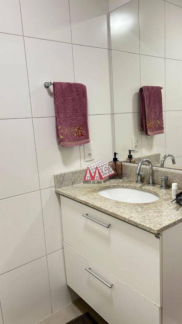 Apartamento para alugar com 3 quartos, 80m² - Foto 12