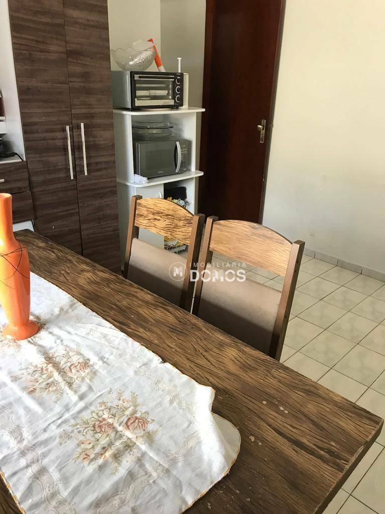 Casa à venda com 4 quartos, 200m² - Foto 24