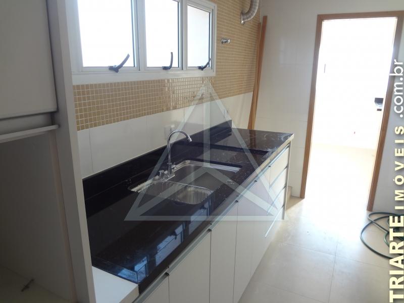 Apartamento à venda com 3 quartos, 180m² - Foto 8