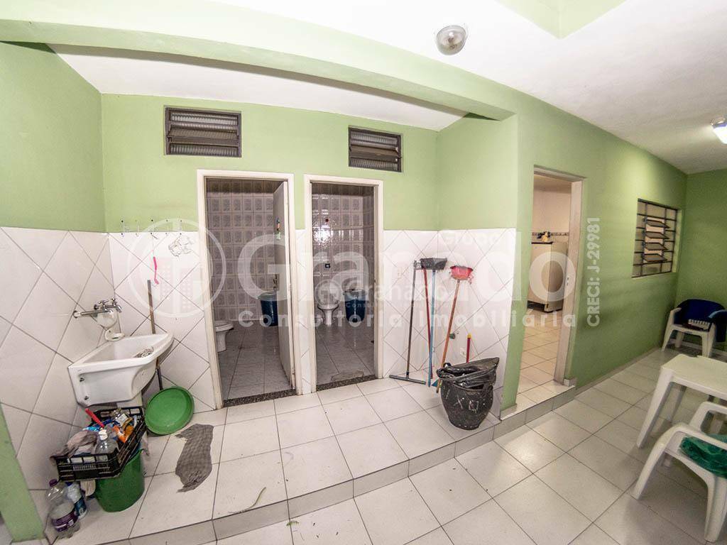 Casa à venda com 2 quartos, 300m² - Foto 18