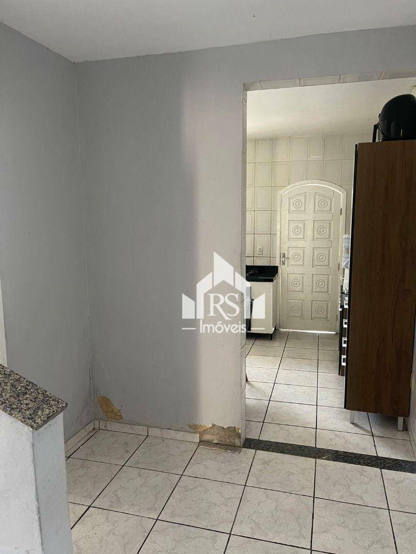 Casa à venda com 4 quartos, 200m² - Foto 6