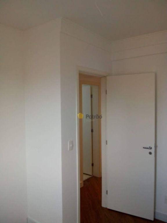 Apartamento à venda com 2 quartos, 64m² - Foto 17