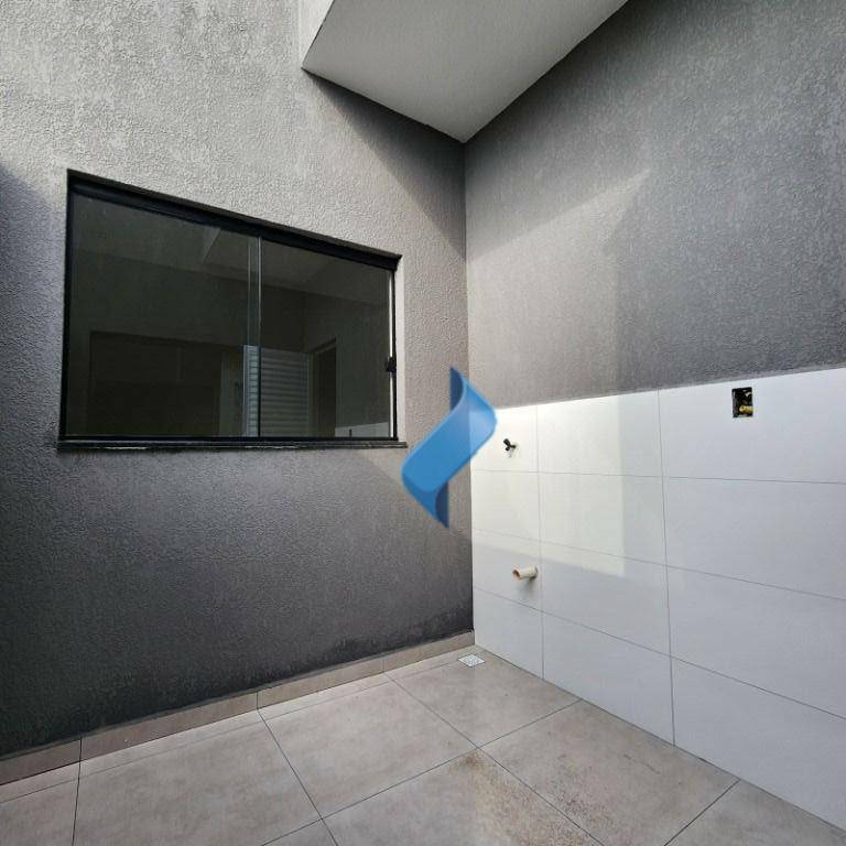 Casa à venda com 2 quartos, 51m² - Foto 4