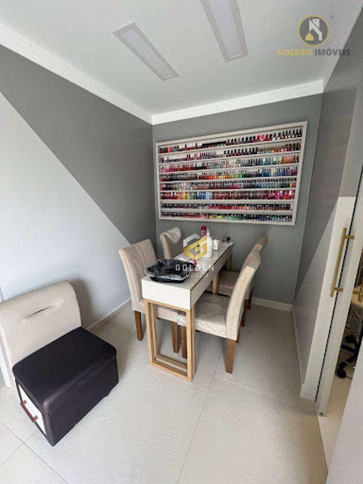 Casa à venda com 2 quartos, 190m² - Foto 18
