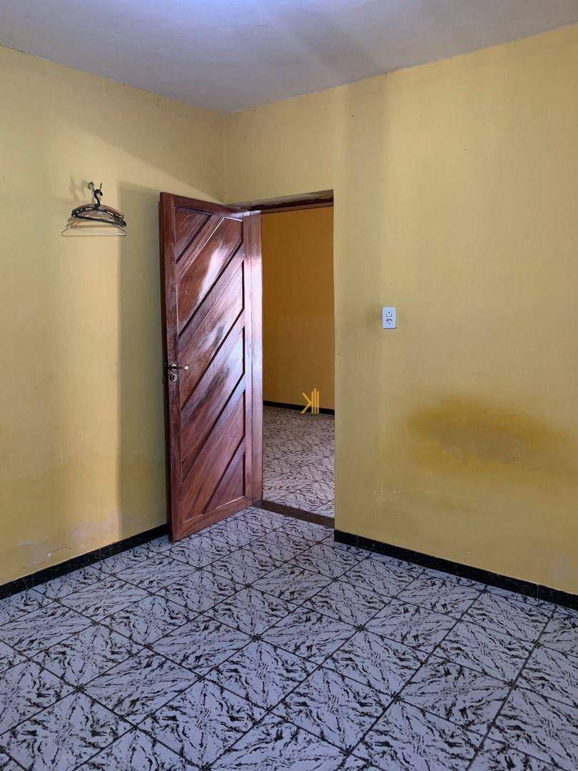 Casa à venda com 3 quartos, 200M2 - Foto 7