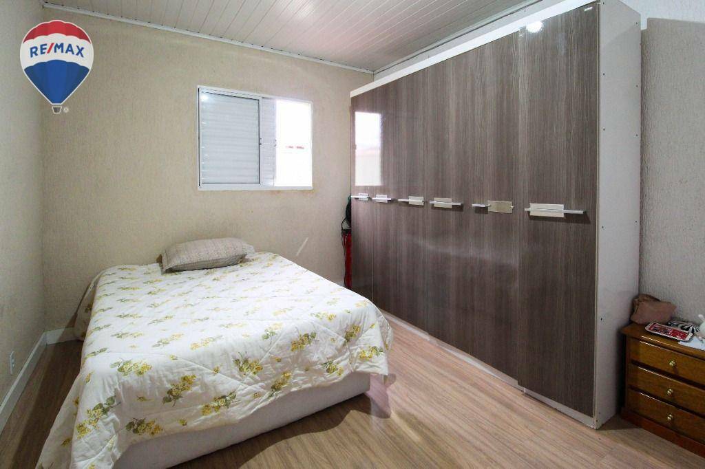 Casa à venda com 4 quartos, 140m² - Foto 3