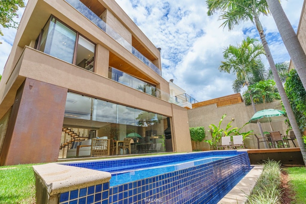 Casa de Condomínio à venda com 4 quartos, 479m² - Foto 1